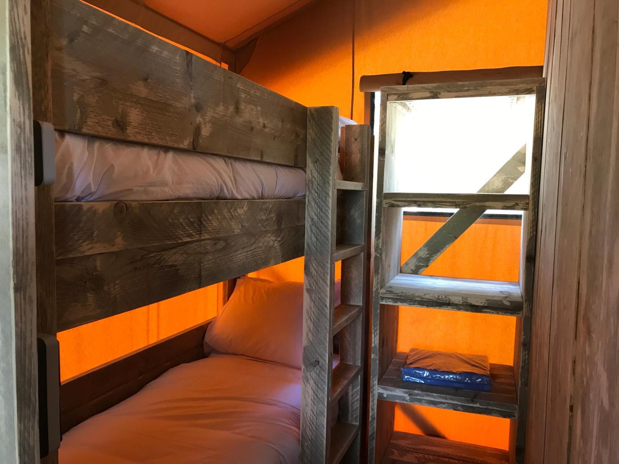 Bungalows - Camping El Solsones Сольсона Экстерьер фото
