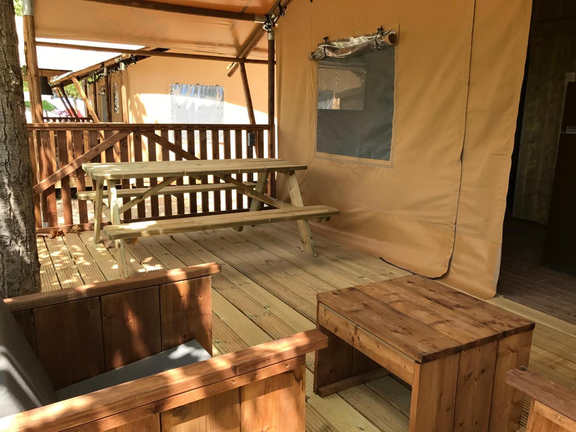 Bungalows - Camping El Solsones Сольсона Экстерьер фото