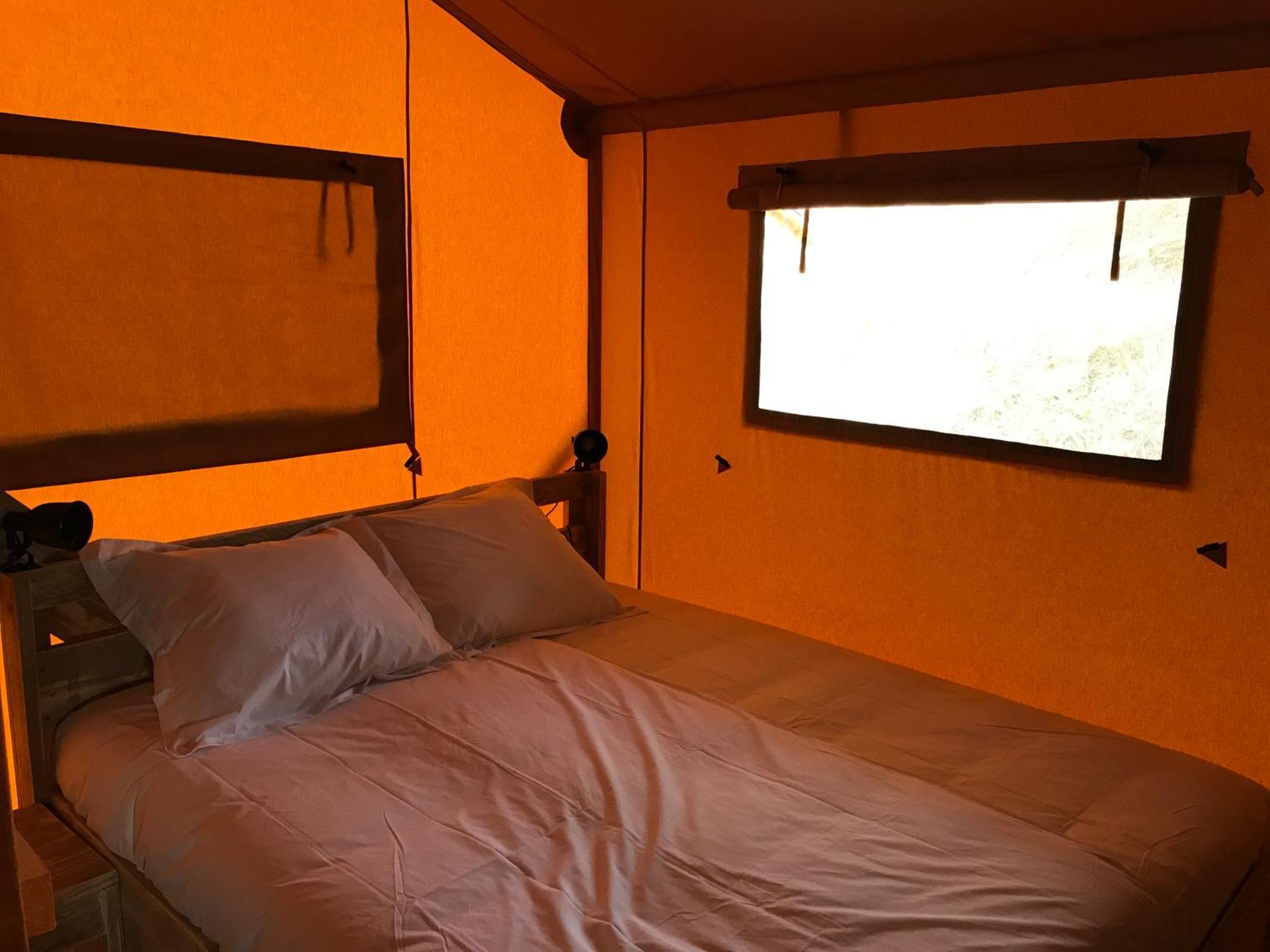 Bungalows - Camping El Solsones Сольсона Экстерьер фото