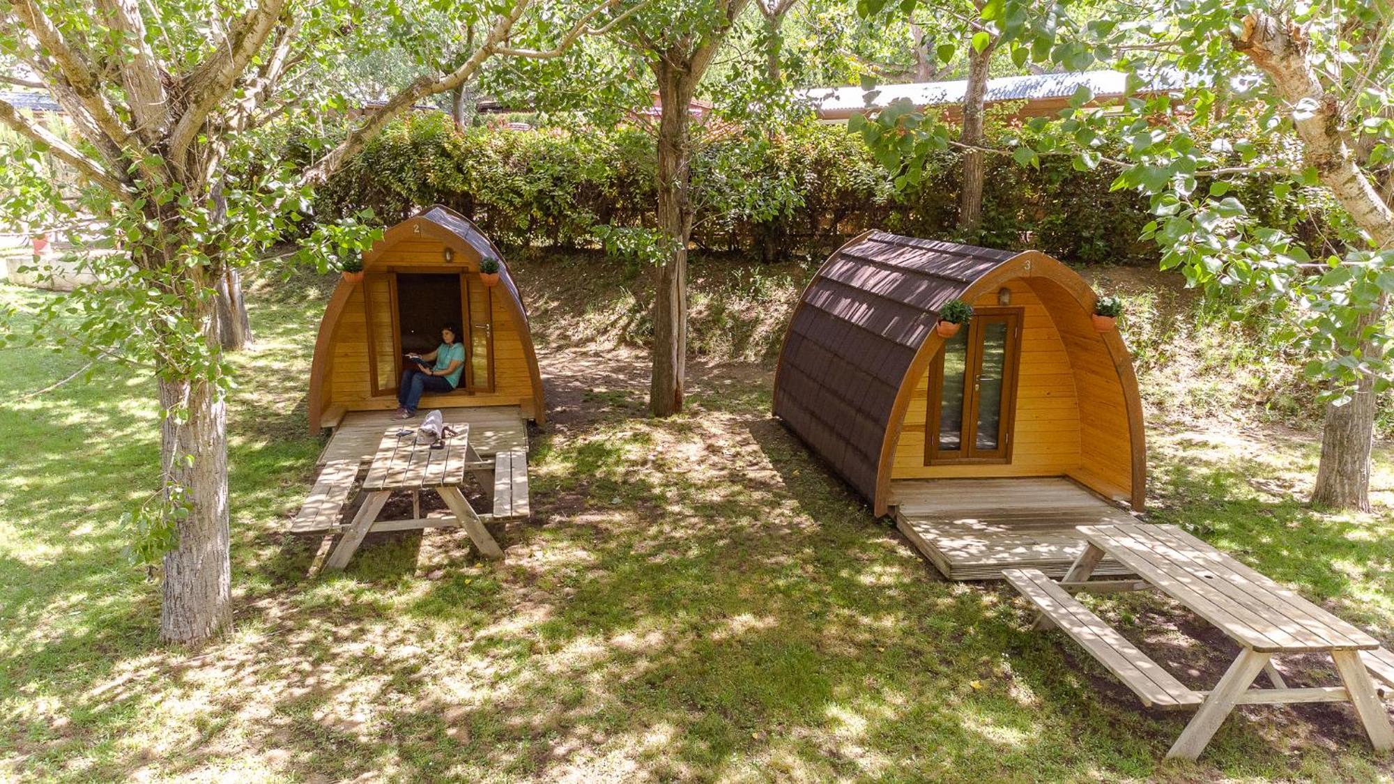 Bungalows - Camping El Solsones Сольсона Экстерьер фото
