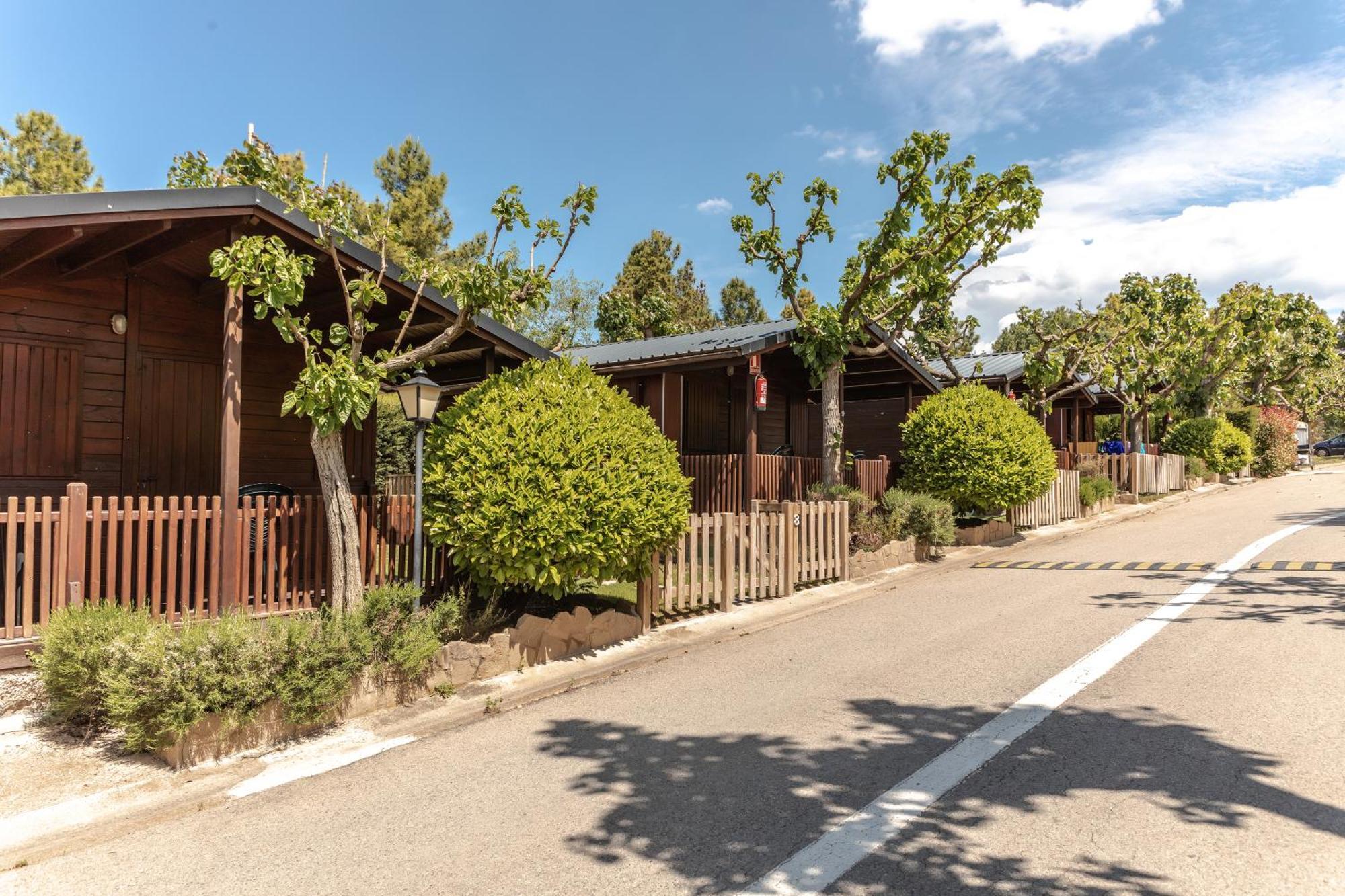 Bungalows - Camping El Solsones Сольсона Экстерьер фото
