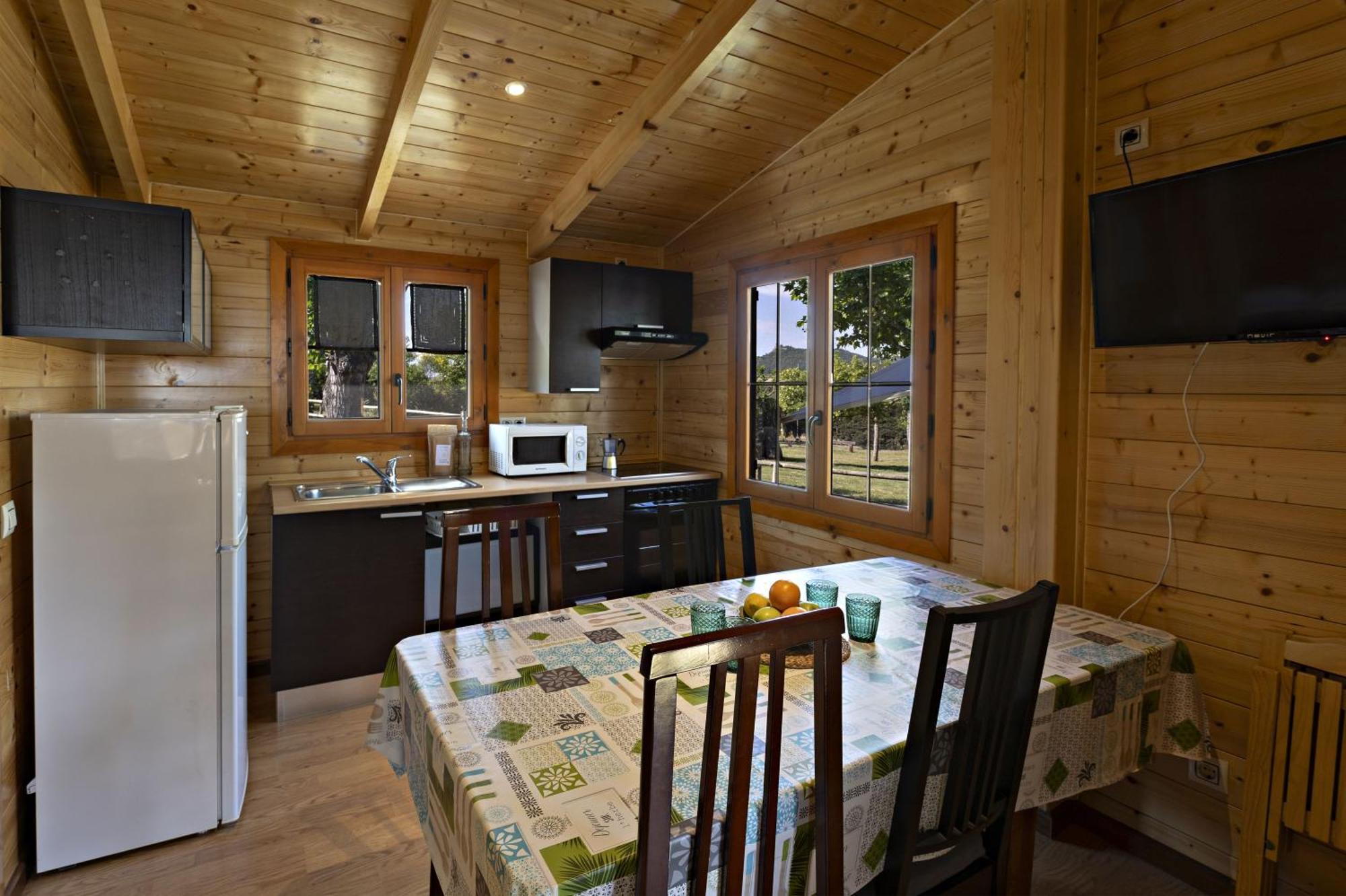 Bungalows - Camping El Solsones Сольсона Экстерьер фото